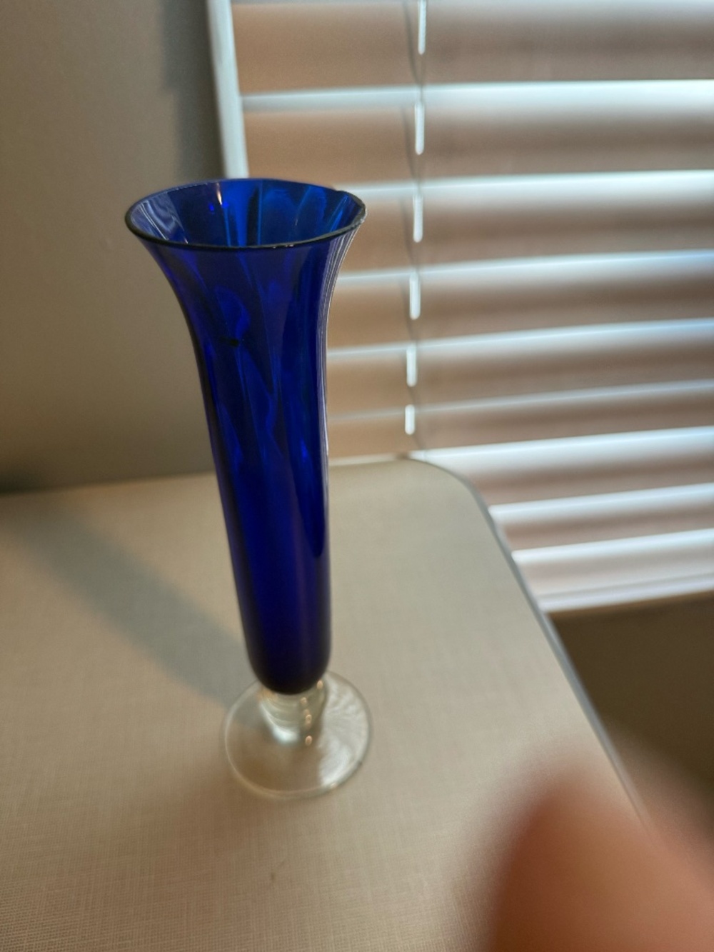 Elegant Cobalt Blue Glass Bud Vase – Flared Rim & Clear Pedestal Base